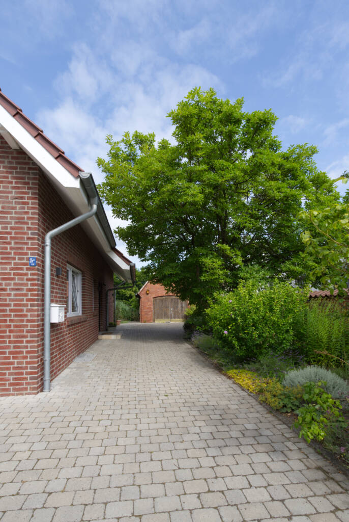 Einfahrt zu einem Haus