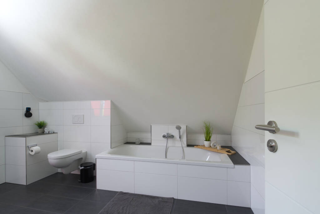 Badezimmer mit Badewanne